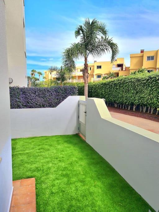Homely Apt In Modern Building With Pool ซานมิเกลเดียโบนา ภายนอก รูปภาพ