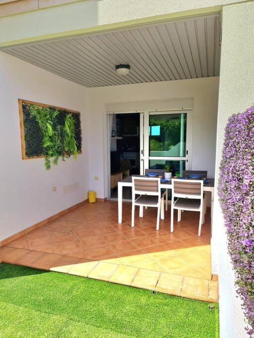 Homely Apt In Modern Building With Pool ซานมิเกลเดียโบนา ภายนอก รูปภาพ